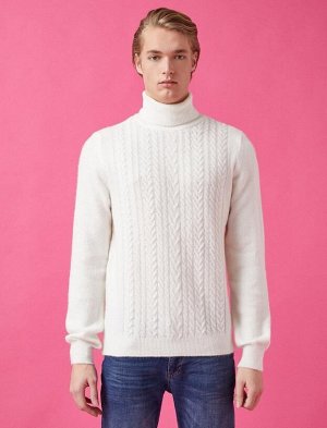 Вязаный вязаный свитер с высоким воротником