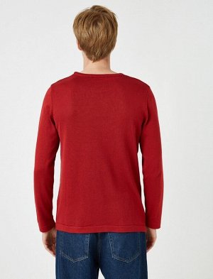 Трикотажный свитер с длинными рукавами и карманами с круглым вырезом