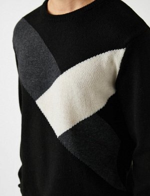 Трикотажный свитер с цветными блоками и длинными рукавами с круглым вырезом