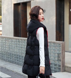 Женская приталенная двухсторонняя жилетка с капюшоном, цвет красный/черный