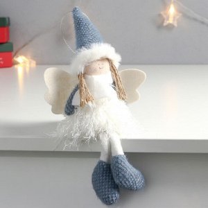 Кукла интерьерная "Ангелочек в шубке из травки, в синем колпаке и сапожках" 30х15х5 см