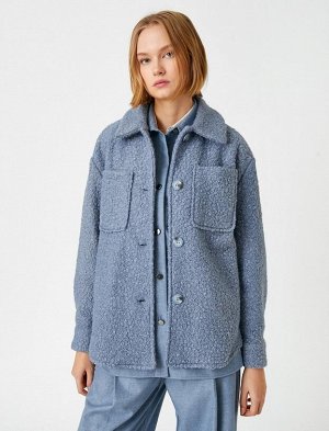 Плюшевая куртка с многослойным воротником и карманом на пуговицах