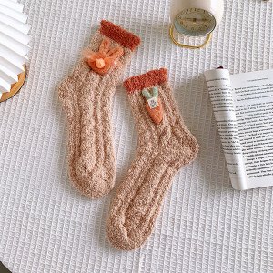 Носки женские утепленные с объемным дизайном "Кролик и морковка", цвет мокко