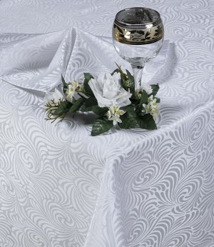 Набор столового белья Версаль белый (150х150см)