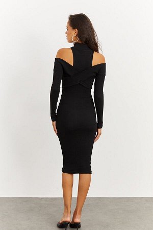 Платье %95 Polyester % 5 Elastan
