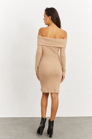 Платье %95 Polyester % 5 Elastan