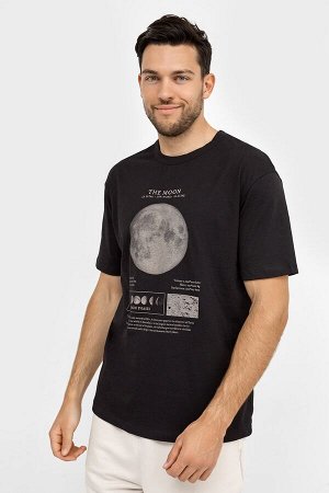 Черная хлопковая футболка с космическим принтом
