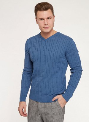 Пуловер фактурной вязки с V-образным вырезом