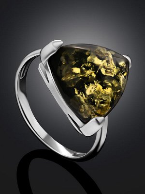 Изящное серебряное кольцо с натуральным янтарем зелёного цвета «Треугольник»