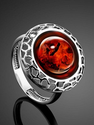 Изысканное серебряное кольцо «Венера» с коньячным янтарём