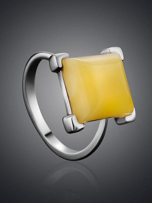 Кольцо из натурального медового янтаря в серебре «Афина»