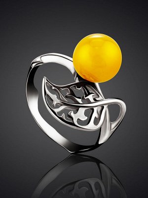 Ажурное кольцо «Флорина» с нежно-медовым янтарём