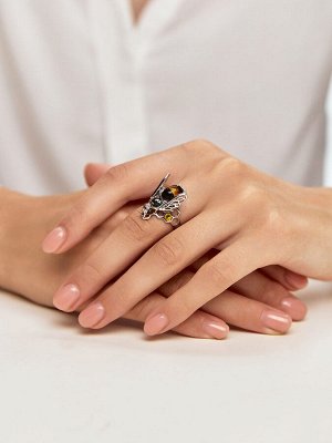 Необычное серебряное кольцо «Винни Пух» с натуральным янтарём