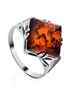 Стильное серебряное кольцо «Агра» с натуральным янтарём коньячного цвета