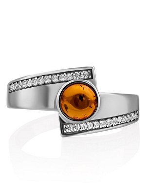 Изысканное серебряное кольцо с коньячным янтарём и кристаллами «Ренессанс»