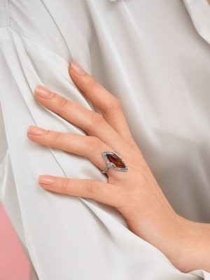 Изысканное кольцо «Эйфория» из серебра, украшенное марказитами и янтарём