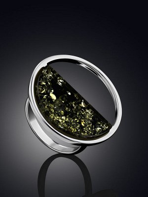 Эффектное серебряное кольцо с зелёным янтарём «Монако»