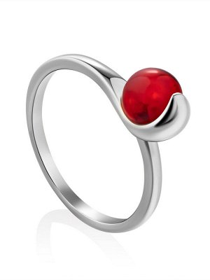 Эффектное кольцо «Лея» из серебра с красным янтарём