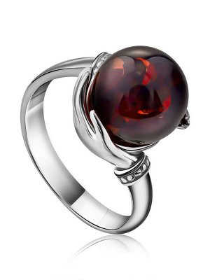 Нежное кольцо из серебра с круглой вставкой из янтаря «Объятия»