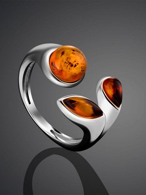 Нежное кольцо «Жерминаль» из серебра и янтаря коньячного цвета