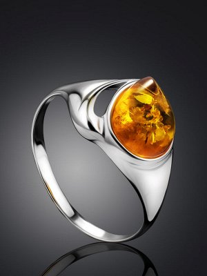 Нежное кольцо из серебра с золотистым янтарём «Эвридика»