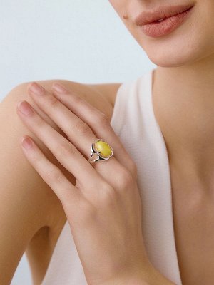 amberholl Серебряное кольцо с цельным янтарём светло-медового цвета «Фиалка»