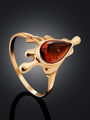 Оригинальное кольцо из позолоченного серебра с янтарём коньячного цвета «Иллюзия»