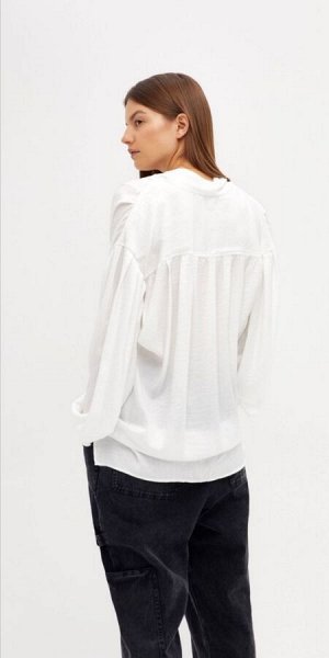 Блуза Блуза молочного цвета, очень тонкая и межная ткань
100% полиэстер