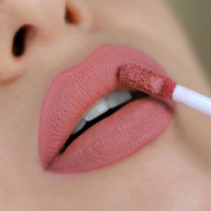 Блеск для губ супер стойкий Million kisses тон 218 Belor Design