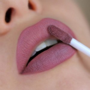Блеск для губ супер стойкий Million kisses тон 219 Belor Design