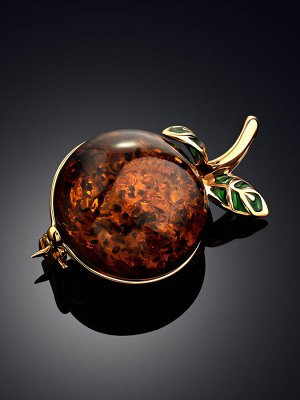 Небольшая яркая брошь из коньячного янтаря «Яблочко»