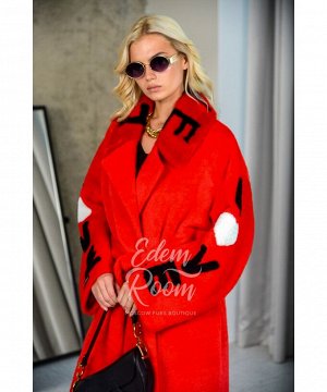 Красное итальянское пальто с мехом