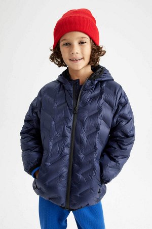Пальто для мальчиков с капюшоном и синтетической подкладкой стандартного кроя