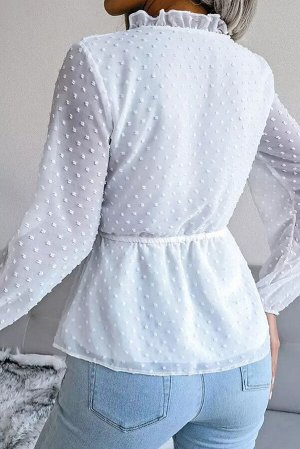 Белая блузка в швейцарский горошек на пуговицах с баской