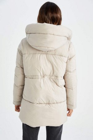 DEFACTO Легкое длинное стеганое пальто с капюшоном стандартной посадки