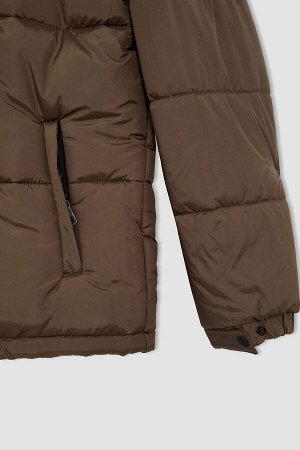 Водоотталкивающее надувное пальто с воротником-стойкой стандартной посадки