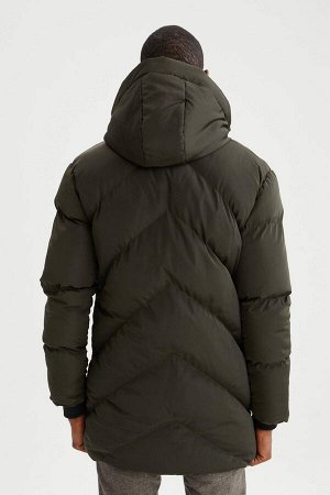 Водоотталкивающее надувное пальто с капюшоном Regular Fit Parka