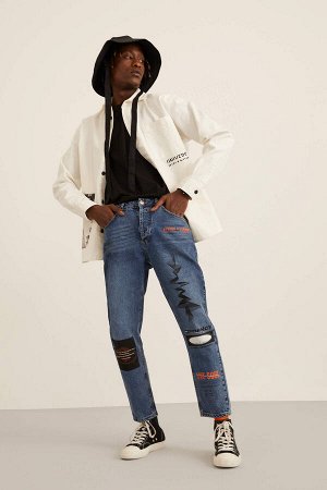 Узкие джинсы 90-х с принтом и нормальной талией