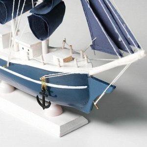 СИМА-ЛЕНД Корабль сувенирный средний «Калева», борта синие с белой полосой, паруса синие, 30х7х32 см