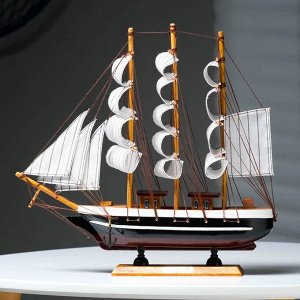 Сувенирная модель корабля «Пилад», борта тёмные, 33x31x5 см