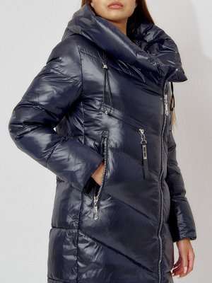 Пальто утепленное с капюшоном зимнее женское  темно-синего цвета 442185TS