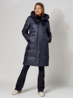 Пальто утепленное с капюшоном зимнее женское  темно-синего цвета 442186TS