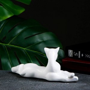 Фигура "Кот лежит" белый, 8х20см