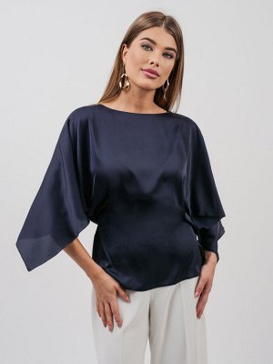 Блузка Цвет:  темно-синий; без застежки Длина по спинке  60см; Состав: 50% шелк 50% полиамид; Обратите внимание, что указан итальянский размер! Эффектная шелковая блузка с оригинальными рукавами 3/4.