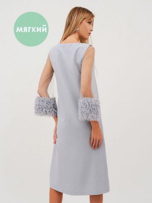 Платье с перьями