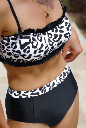 Черно-белый купальник бикини с оборками и леопардовым принтом: топ-бандо и плавки с высокой талией