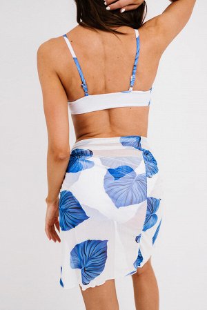 Белый купальник бикини с голубым тропическим принтом + пляжная юбка