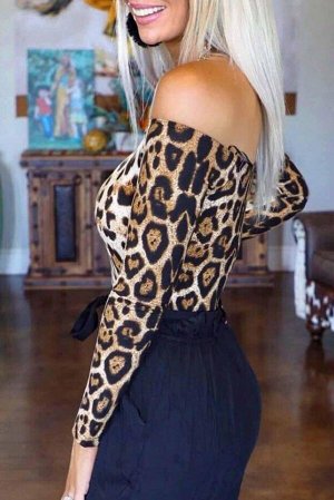Леопардовое боди с длинным рукавом и открытыми плечами