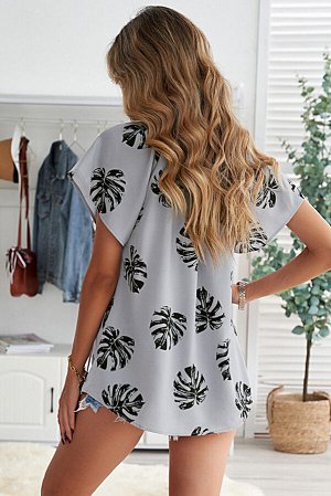 Серая блуза с V-образным вырезом и короткими рукавами с цветочным принтом