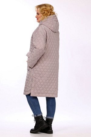 Пальто Рост: 164 Состав ткани: ПЭ-100%; Пальто женское демисезонное прямого силуэта изготовлено из курточной стеганой ткани на синтепоне (наполнитель плотностью 150 г/м2). Перед с накладными двойными 